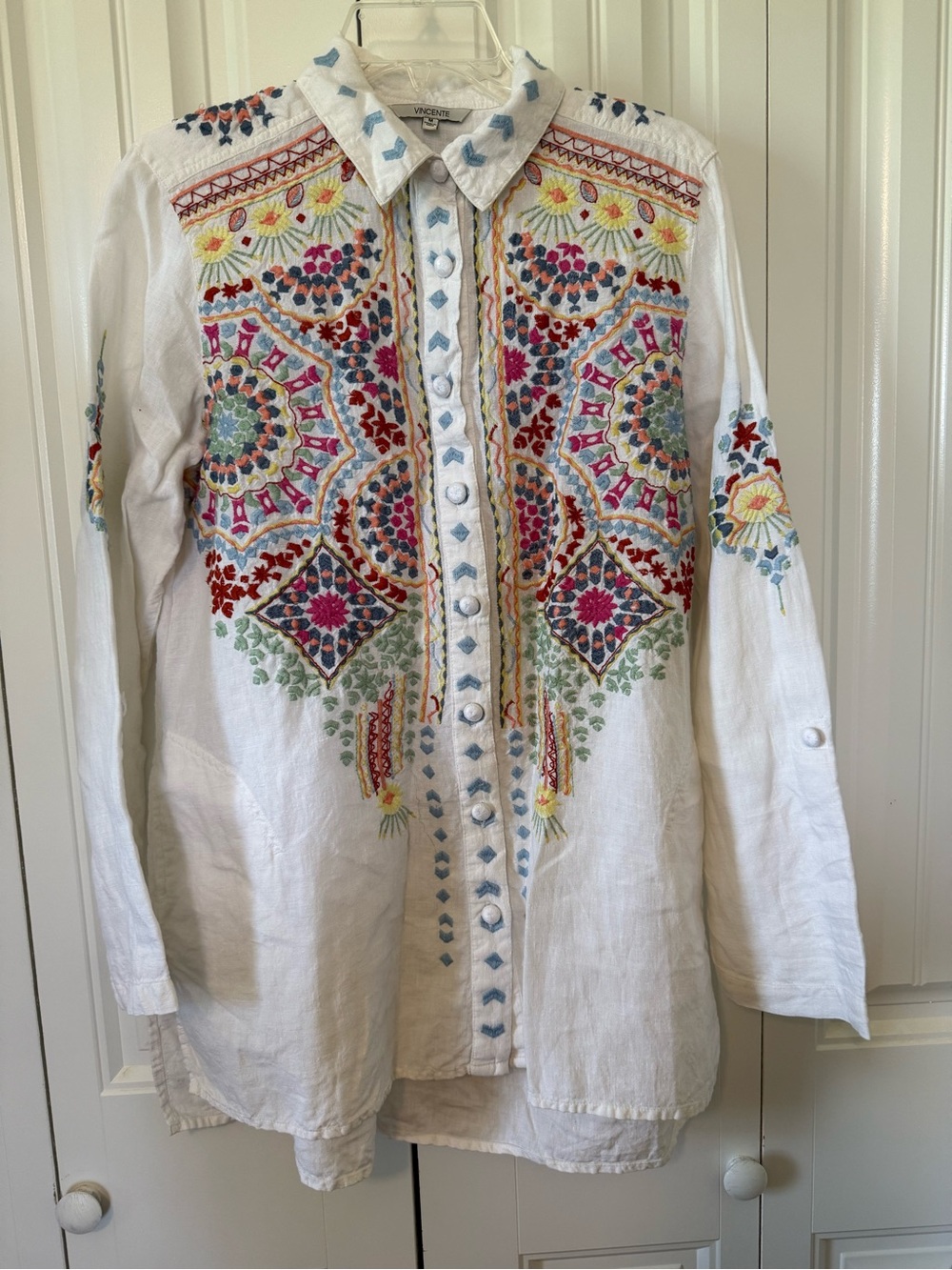 White Embroidered Button-Front Blouse with Multicolor Floral Motif